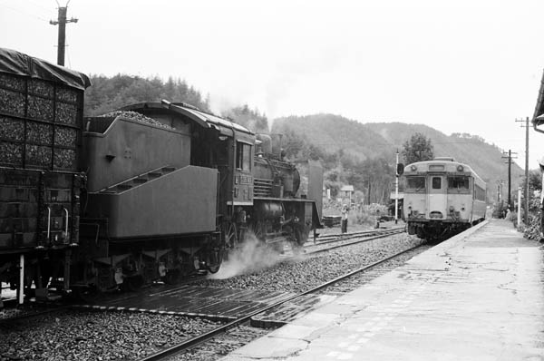レトロ鉄道プレート【国鉄】（南小松島↔︎穴吹） レトロ鉄道プレート【国鉄】（南小松島↔︎穴吹）